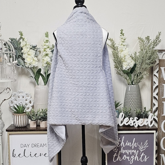 MARCUS ADLER NEW YORK | FAUX FUR WRAP VEST - NWT! - Picture 4 of 14